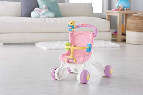 Fisher-Price Correpasillos con forma de silla de paseo con muñeca de peluche, juguete para bebés +1 año (Mattel HBB69)