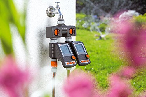 GARDENA 8193-20 - Distribuidor de 2 vías, conexión para 2 equipos al grifo, apto para los programadores y temporizadores de riego GARDENA, el flujo de agua se puede regular y cerrar