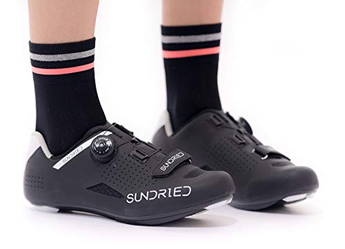 SUNDRIED Hombres Pro Zapatos Bici del Camino de Uso con Grapas del MTB, Spin Cycle, Cubierta equitación Ciclismo de Carretera (Reino Unido 9, Negro)