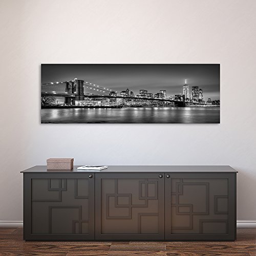 Feeby Frames, Cuadro de pared, Cuadro decorativo, Cuadro impreso, Cuadro Deco Panel, Panorámico 40x118 cm, BLANCO, RASCACIELOS, EDIFICIOS, ARQUITECTURA, AGUA, NEGRO Y EL PUENTE DE BROOKLYN, NUEVA YORK