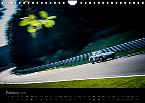 Jaguar E-Type - On Track (Wall Calendar 2022 DIN A4 Landscape): Jaguar E-Type race cars on the race track (Monthly calendar, 14 pages )