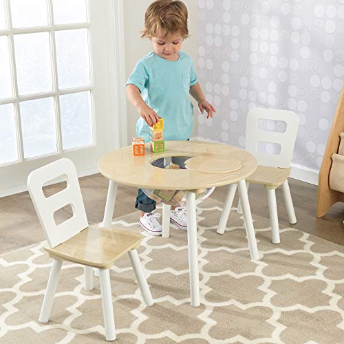 KidKraft 27027 Juego infantil de mesa redonda y 2 sillas de madera, muebles para salas de juego y dormitorio de niños, Natural y blanco