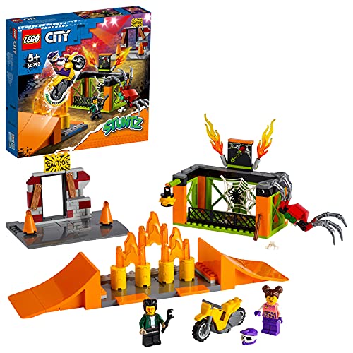 LEGO 60293 City Stuntz - Parque Acrobático, Set de Construcción con Moto, Rampas y Jaula para Arañas, Juguete para Niños + 5 años