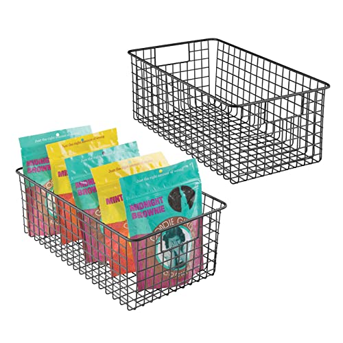mDesign Juego de 2 cestas metálicas multiusos – Cestas de almacenaje versátiles para cocina, despensa, etc. – Cestas de alambre compactas y universales con asas – negro mate
