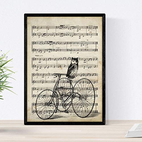 Nacnic Poster de Buho en Bicicleta sobre partitura. Láminas de imágenes con partituras. Diseño de música para el hogar. Tamaño A4 con Marco