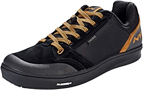 Zapatillas de Ciclismo para Carretera Tribe - Color Negro - Talla 44 - Zapatillas para Bicicleta MTB con Buen Agarre en los Pedales y Resistente a la Abrasión en la Punta - Northwave