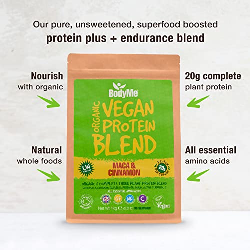 BodyMe Mezcla de Proteina Vegana Organica en Polvo | Cruda Maca Canela | 1kg | Sin Edulcorante | Baja Carb | Sin Gluten | 3 Proteinas Veganas | 20g Proteina Vegetal Completa | Aminoacidos Esenciales