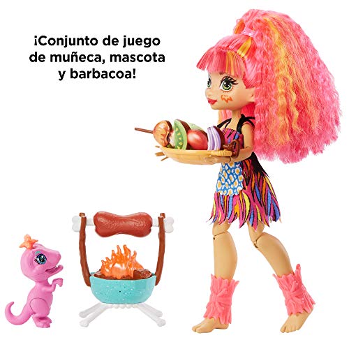 Cave Club Wild About BBQs conjunto de barbacoa con muñeca. mascota y accesorios para niños y niñas +4 años (Mattel GNL96)