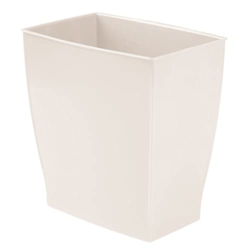 mDesign Papelera de oficina rectangular – Papelera de plástico compacta para baño, cocina u oficina con gran capacidad para residuos – Cubo de basura elegante – color crema