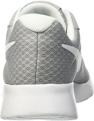 Nike Tanjun, Zapatillas de Running para Mujer, Gris (Wolf Grey/White), 39 EU