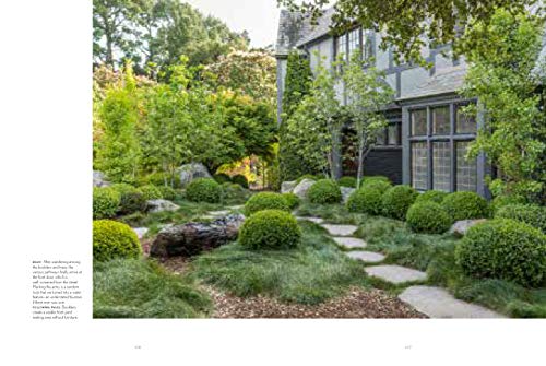 The Art of Outdoor Living: Gardens for Entertaining Family and Friends