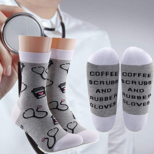 AATOP Divertido enfermera RN regalo de agradecimiento de la enfermera regalo de café Scrubs y guantes de goma calcetines de algodón enfermera regalo de graduación, Juego de 2 pares., talla única
