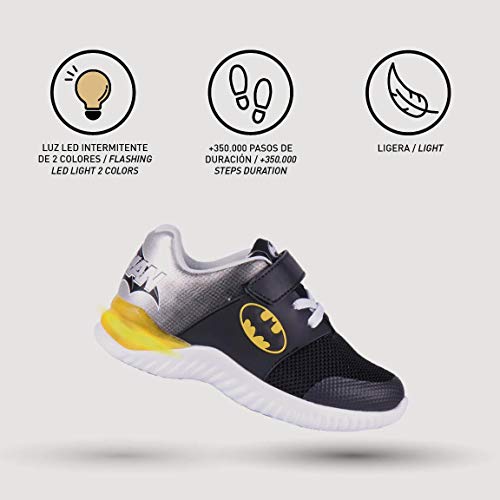 Cerdá Life'S Little Moments Zapatillas con Luces para Niños de Batman con Licencia Oficial de DC Comics, Deportivas, Multicolor, 31 EU