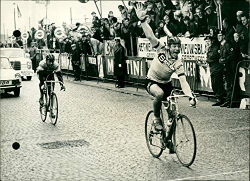 Cycyling- Tour of Flanders - Vintage Press Photo