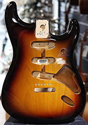 Fender Stratocaster SSS 099-8003-700 Cuerpo de aliso, 3-Color Sunburst