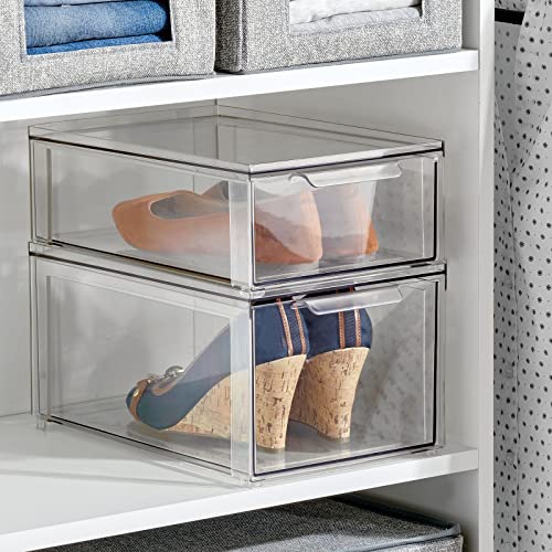 mDesign Caja de plástico transparente – Organizador de armarios apilable y plano con cajón extraíble – Caja para guardar zapatos, accesorios y otros objetos – Juego de 2 – transparente