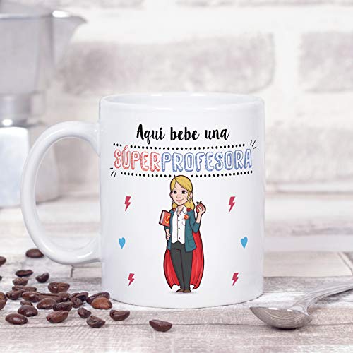 MUGFFINS Taza Profesora (Mujer) - Aquí Bebe una Súper Profesora - Regalos Originales para Profesoras y Maestras - Cerámica 350 ml / 11oz