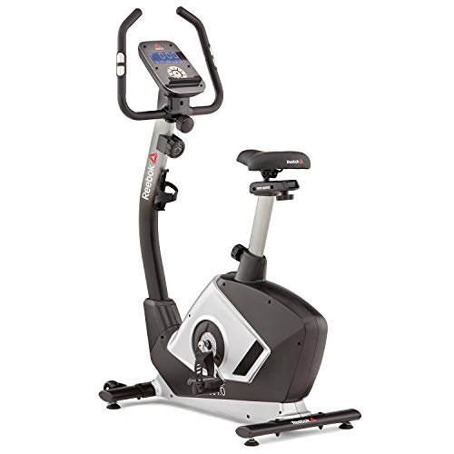 Reebok A4.0 - Bicicleta estática Volante de inercia de 6 kg, 8 niveles de resistencia, Pantalla LCD de 5,5", Sensores de pulso, Sin conexión a la red eléctrica, Ruedas para transportar