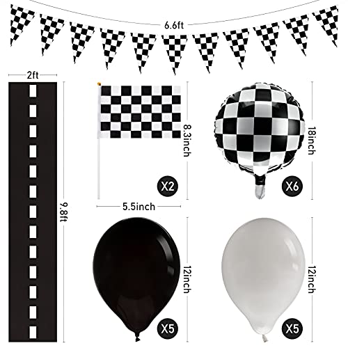 Set de Favor de Fiesta de Coche de Carreras Incluye Piso de Pista de Carreras de 9,8 Feet de Largo y Bandera de Banderín de 6,6 Feet y 2 Banderas a Cuadros Blanco y Negro con 16 Globos