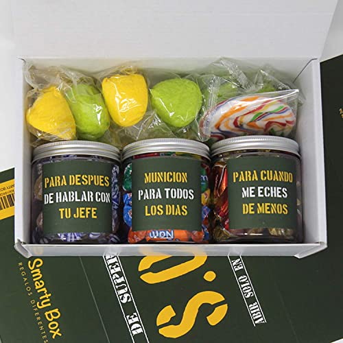 SMARTY BOX Regalo Chuches Caja original de Caramelos y Gominolas, Cumpleaños, con Frases para Hombre, Amigo, Novio, Pareja, Chucherías sin Gluten Golosinas Caja de Emergencia Fabricado en España