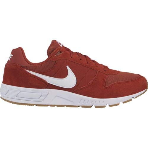 Nike Nightgazer, Zapatillas de Atletismo Hombre, Multicolor (Firewood Orange/White/Gum Light Brown 801), 44.5 EU