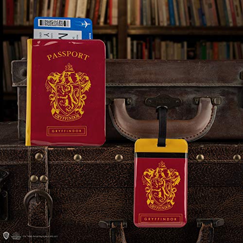 Cinereplicas Harry Potter - Etiqueta de Equipaje y Funda Pasaporte Gryffindor - Licencia Oficial