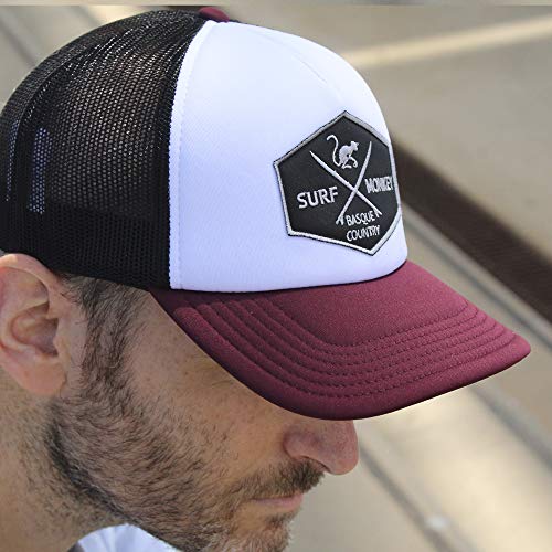 Gorra Tipo Trucker - Visera curvada - talla única - Gorra ajustable Snapback - Parche bordado Surf Monkey - Diseño de 5 paneles con espuma - Envío Gratis - Surfing the Basque Country (Burdeos / Negra)