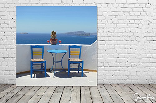 Grecia Siesta – cuadro mural de diseño, 120 x 120 cm, Pared Imagen XXL de impresión sobre vidrio acrílico 5 mm. Santorini pausa, vino, Rosé, silla, mesa, mar