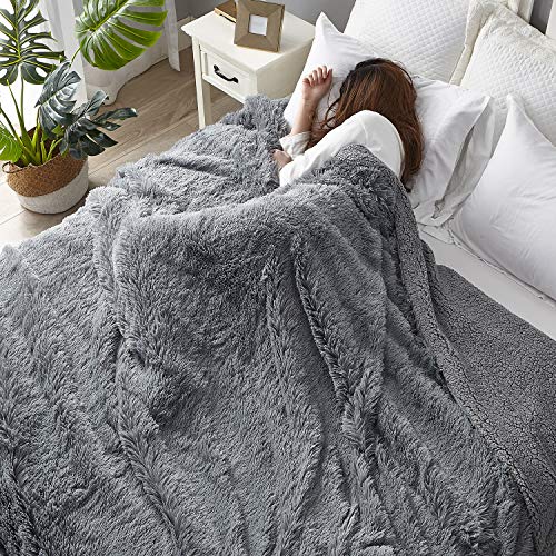 Hansleep Manta Pelo Cama Invierno, Manta para Sofá con Piel Sintética,Peluche PV 380GSM y Franela Sherpa 260GSM de Doble Cara Súper Suaves y Cálidas Manta Forro 150x200cm Gris