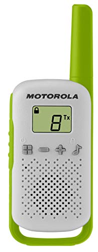 Motorola T42 Triple Talk About – Aparatos De Radio (Juego De 3, Pmr446, 16 Canales, Alcance 4 Km) Multicolor + Amazon Basics - Cargador De Pilas De Ni-Mh AA Y AAA con Puerto USB