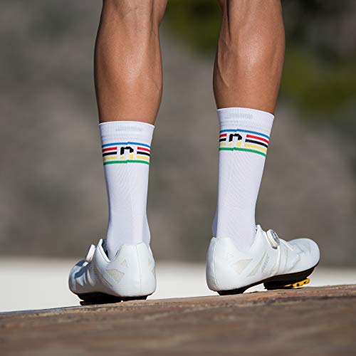 NORTEI Calcetines Campeón del Mundo para Ciclismo, MTB y Running de Caña Alta Transpirables para Hombre y Mujer – World Champion (L-XL)