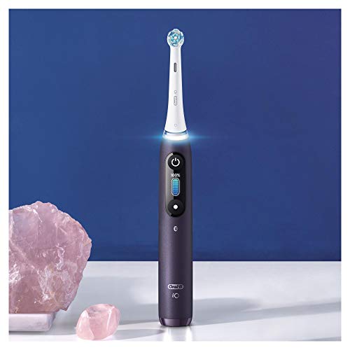 Oral-B iO 8N Cepillo de Dientes Eléctrico con Mango Recargable, Tecnología Magnética de Braun, 1 Cabezal de Recambio, Pantalla a Color, Cargador y Estuche de Viaje Premium - Morado