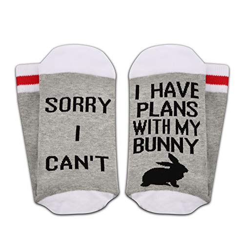 Calcetines con texto en inglés "Sorry I Can't I Have Plans With My Bunny"