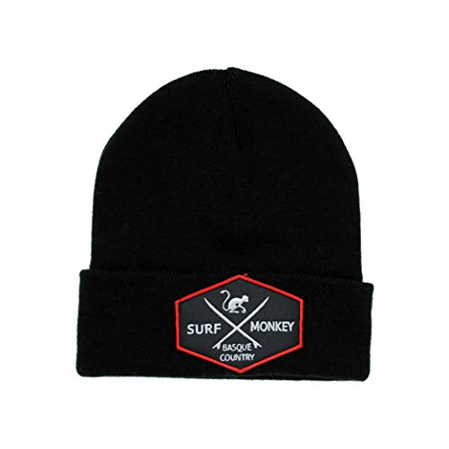 DRESSED IN MUSIC PLAY WITH ME Beanie Gorro de Punto Unisex Adulto - Talla única - Gorro Negro - Parche Bordado - Diseño en Punto canalé Surfing The Basque Country (Negro)