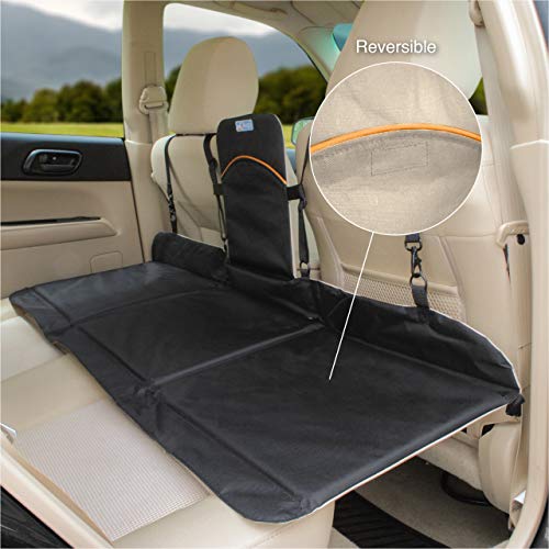 Kurgo Barrera y Extensor de Asiento Trasero para Perros, Apto para la mayoría de Coches y Jeeps, soporta Perros de hasta 45 kg, Reversible, Negro/Arena Hampton, Puente de Asiento Trasero