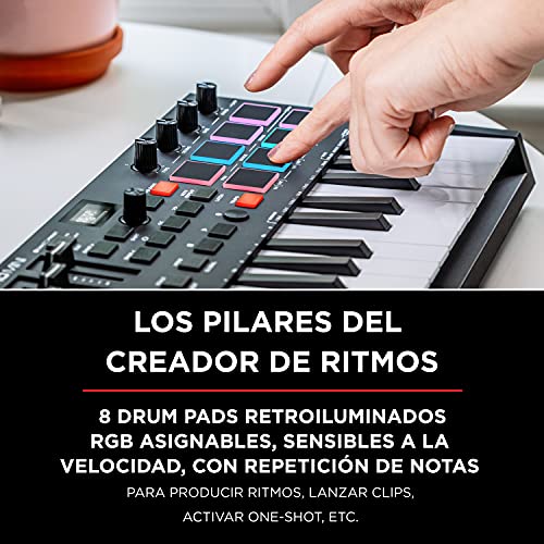 M-Audio Oxygen Pro Mini - Teclado controlador MIDI USB de 32 teclas con pads de ritmos, perillas, botones y atenuadores asignables y pack de software