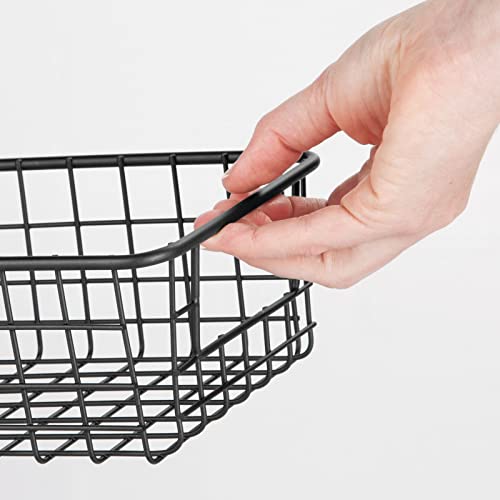 mDesign Juego de 2 cestas de almacenaje multiuso – Resistentes cestas organizadoras, en malla de metal y con asas – Compactas cestas metálicas para cocina, despensa y otras estancias – negro mate