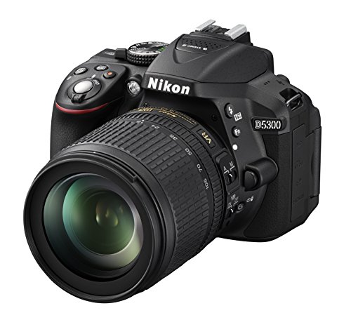 Nikon D5300 - Cámara réflex de 24.2 MP (Pantalla TFT LCD inclinable 3.2", Sensor CMOS DX, vídeo Full HD, AF dinámico con 39 Puntos, WiFi, GPS), Negro - Kit con Objetivo Nikkor AF-S DX VR 18-105 mm