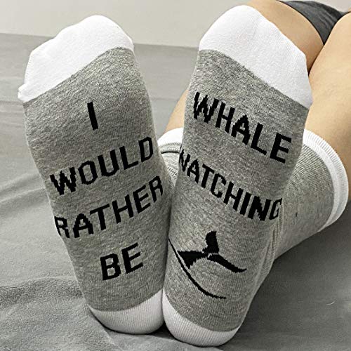 PYOUL 1 par de calcetines para amantes de las ballenas, regalo para amantes de las ballenas con texto en inglés "I Would Be Whale Watching Socks