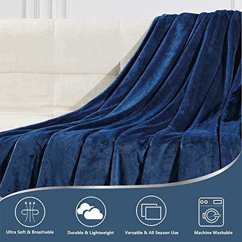 WAVVE Manta Franela Reversible 130x150 cm para Cama 80, Manta Pequeña de Sofá, 100% Microfibra, Suave, Caliente, Transpirable para Hogar, Oficina, Viaje (Azul Marino)